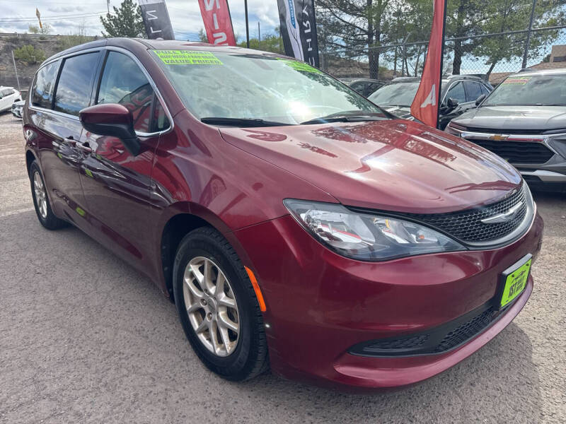 2022 Chrysler Voyager LX