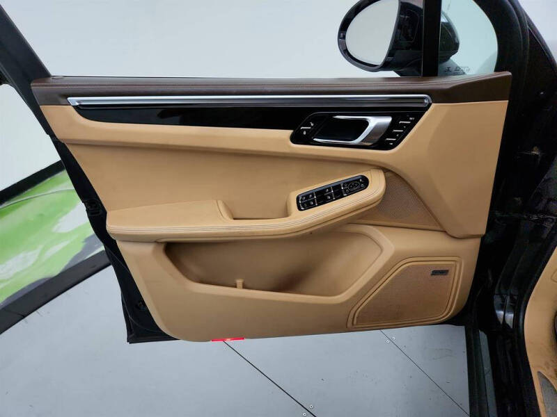 2016 Porsche Macan S