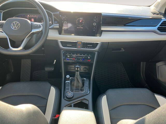 2025 Volkswagen Taos SEL 4Motion