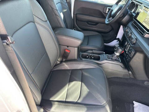 2025 Jeep Gladiator High Tide