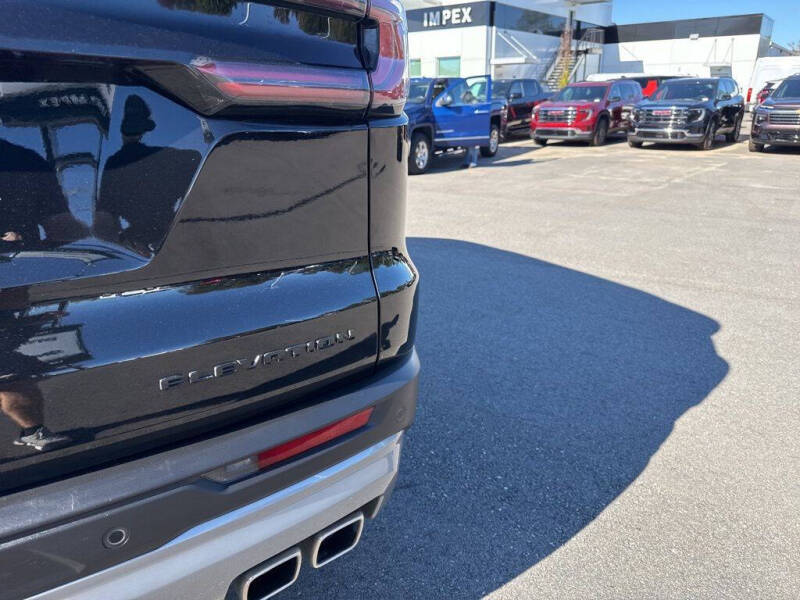 2025 GMC Acadia Elevation