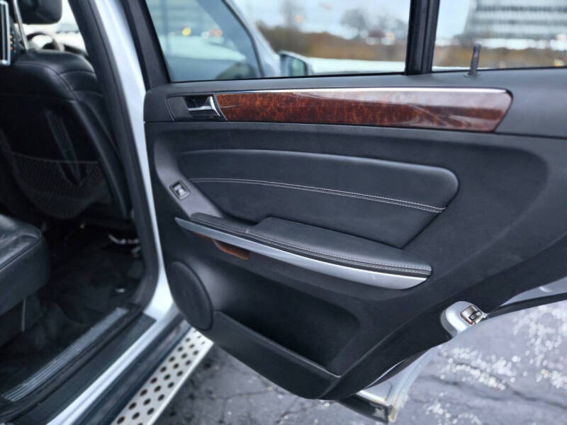 2011 Mercedes-Benz GL-Class GL 550 4MATIC