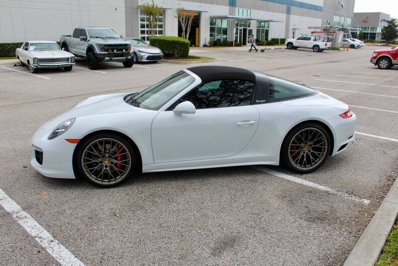 2018 Porsche 911