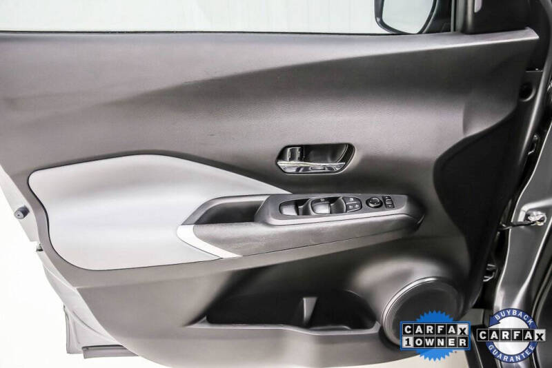 2022 Nissan Kicks SR