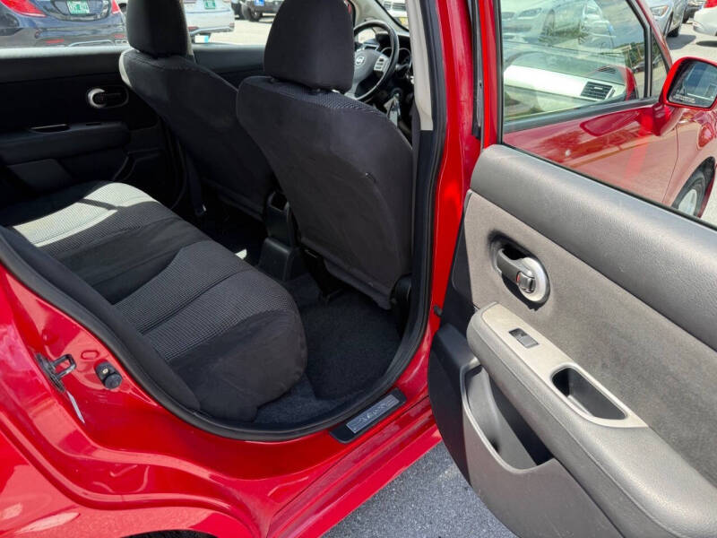2012 Nissan Versa 1.8 SL