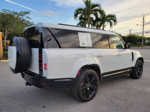 2024 Land Rover Defender 130 P400 X-Dynamic SE