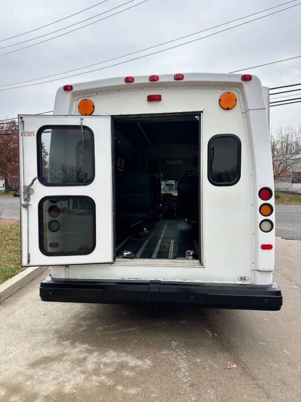 2014 Ford E-Series E-350 SD