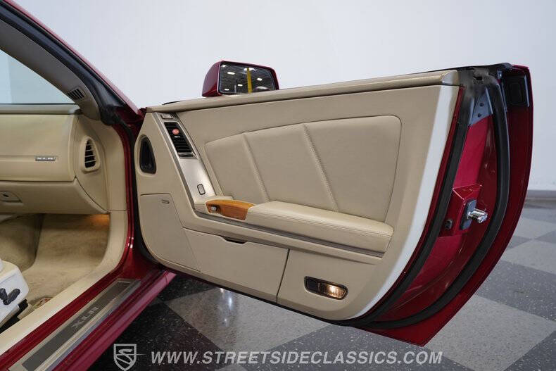 2005 Cadillac XLR