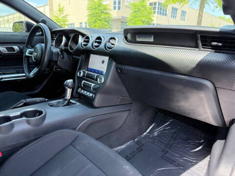 2022 Ford Mustang EcoBoost