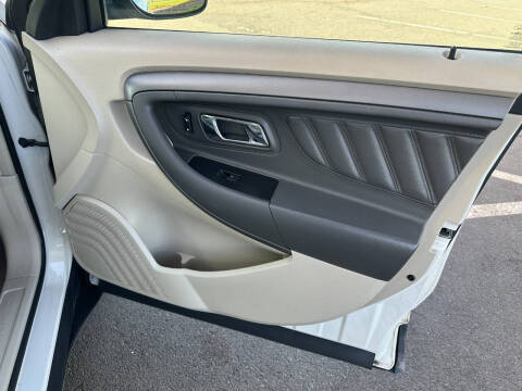 2010 Ford Taurus SEL