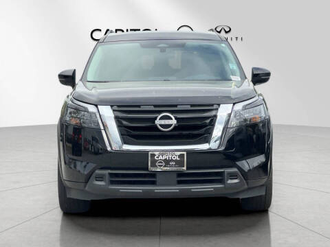 2025 Nissan Pathfinder SV