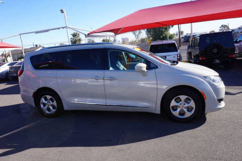 2017 Chrysler Pacifica Touring-L Plus