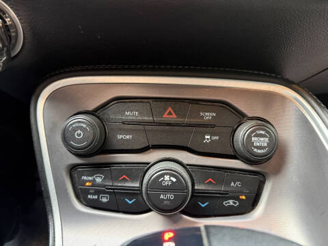 2022 Dodge Challenger SXT