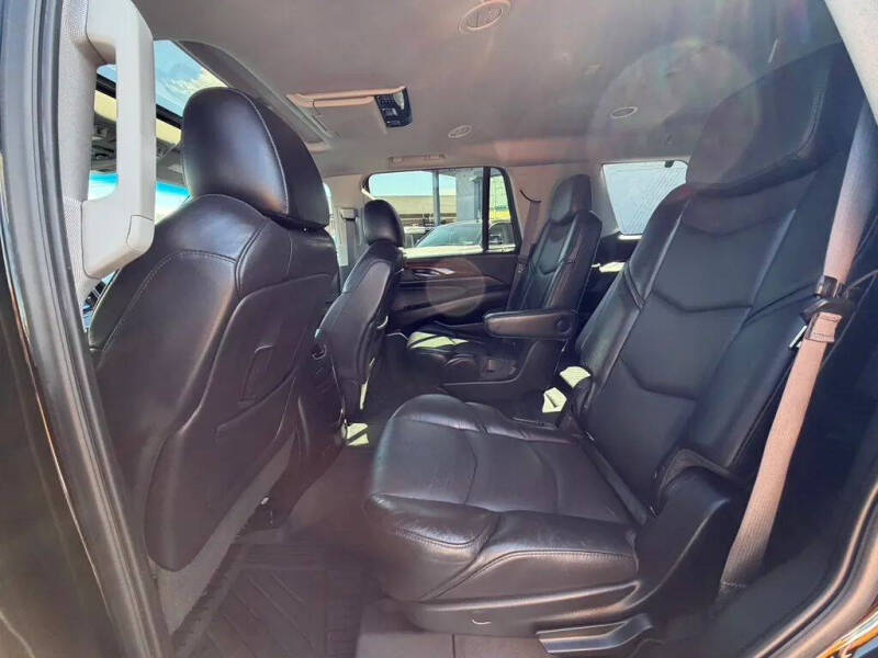 2017 Cadillac Escalade Luxury