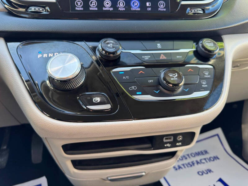 2017 Chrysler Pacifica Touring