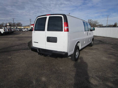 2025 Chevrolet Express 2500