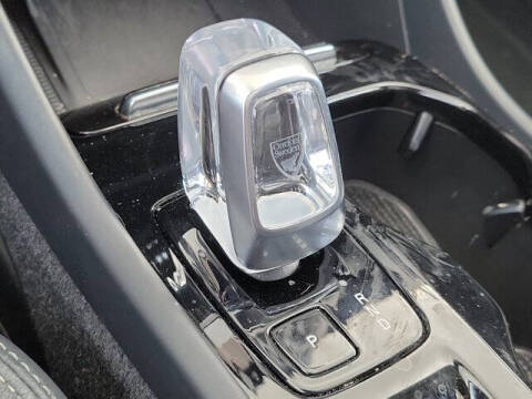 2024 Volvo XC40 B5 Plus Bright Theme