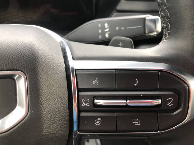 2024 GMC Acadia Elevation