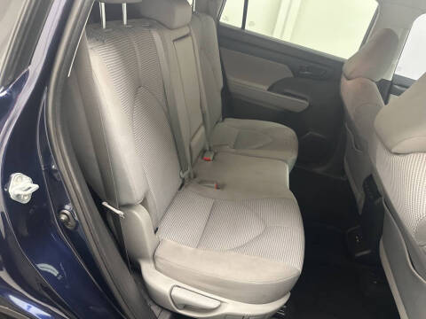 2020 Toyota Highlander LE