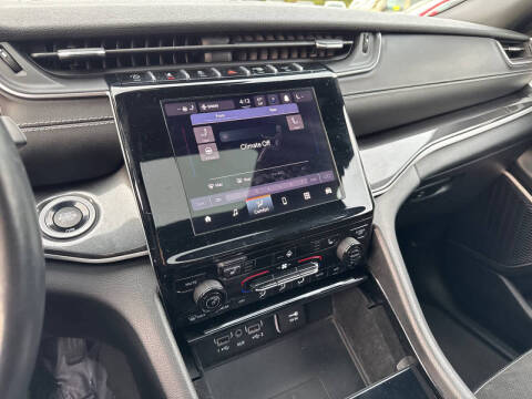 2022 Jeep Grand Cherokee L Altitude