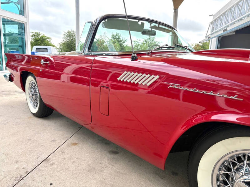 1957 Ford Thunderbird