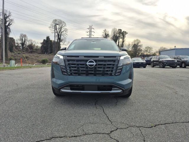 2026 Nissan Pathfinder SL
