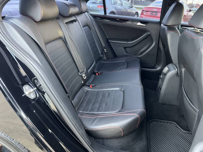 2017 Volkswagen Jetta 2.0T GLI