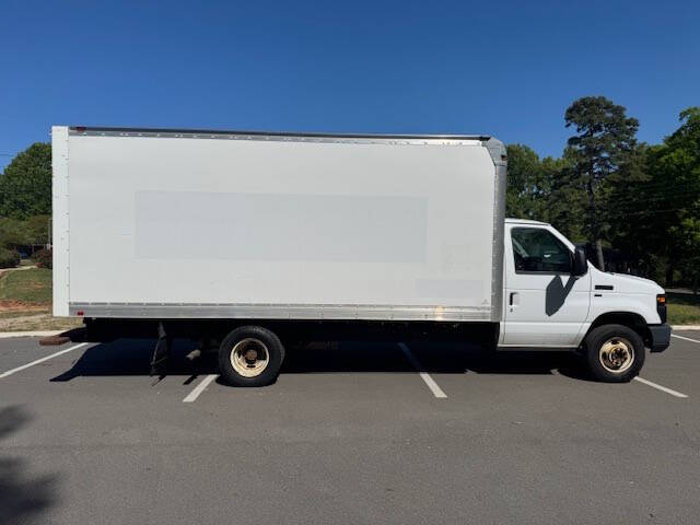 2017 Ford E-Series E-350 SD