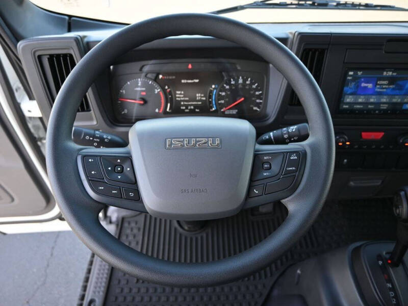 2025 Isuzu NRR