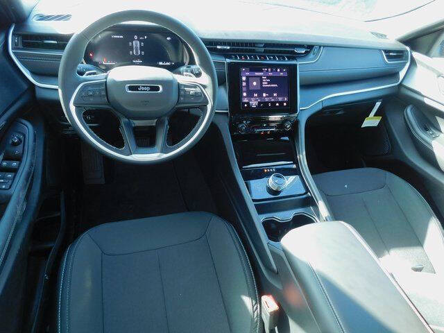 2026 Jeep Grand Cherokee Laredo