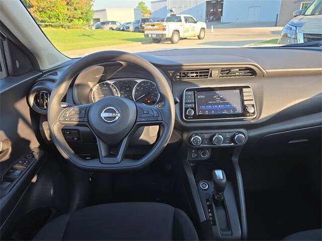 2025 Nissan Kicks Play S