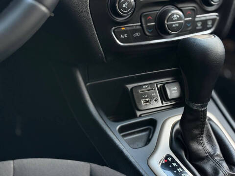 2017 Jeep Cherokee 75th Anniversary