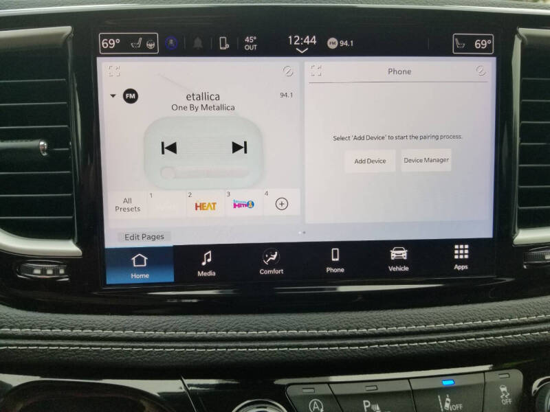 2024 Chrysler Pacifica Touring L