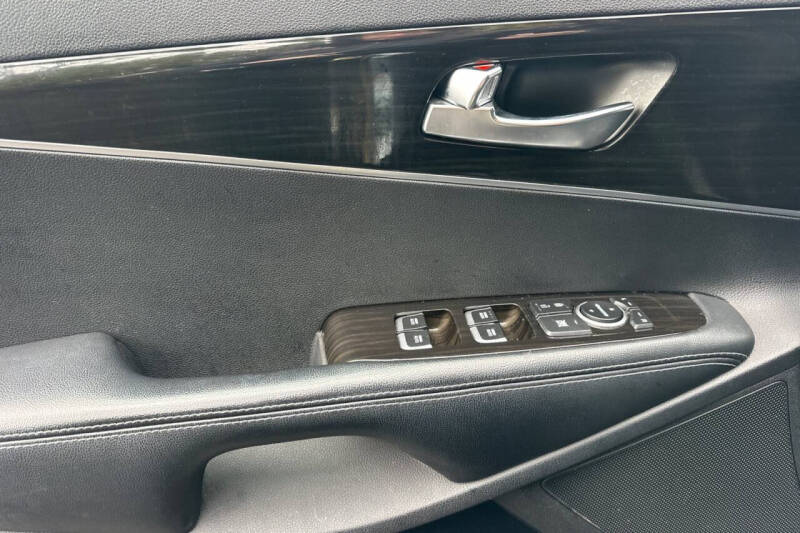 2020 Kia Sorento S V6