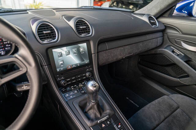2020 Porsche 718 Cayman 18