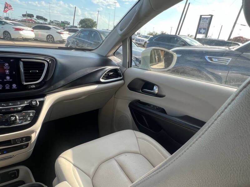 2020 Chrysler Pacifica Touring L Plus