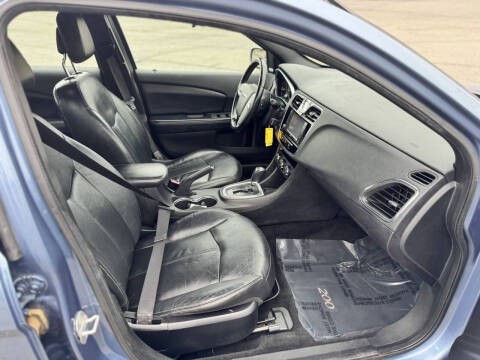 2011 Chrysler 200 Limited