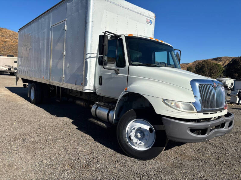 2015 International 4300 26’ Box Truck