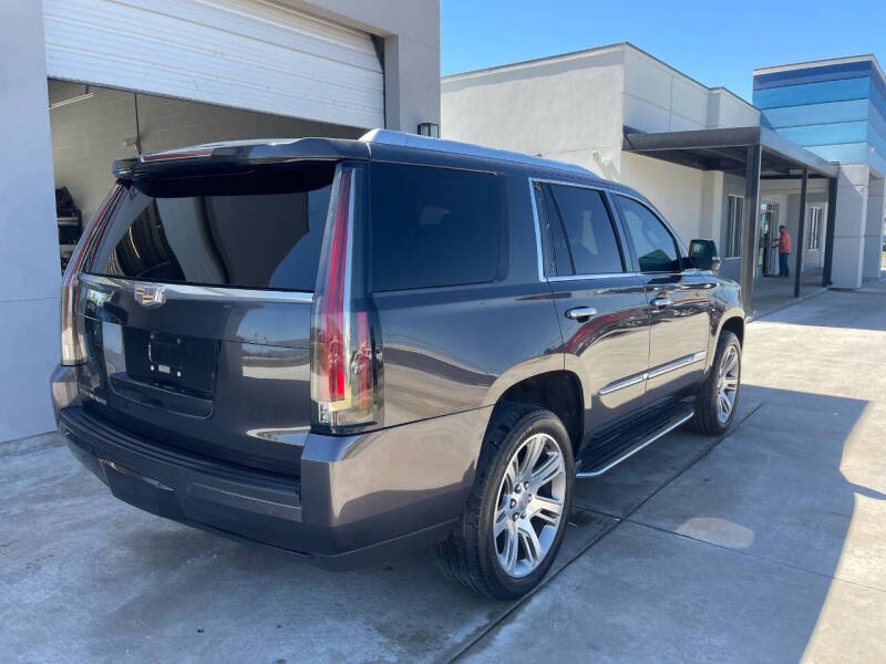 2016 Cadillac Escalade Luxury Collection