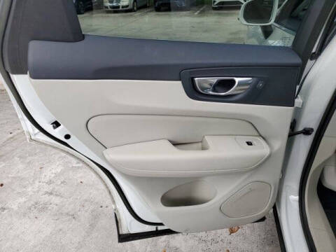 2023 Volvo XC60 B5 Plus Bright Theme