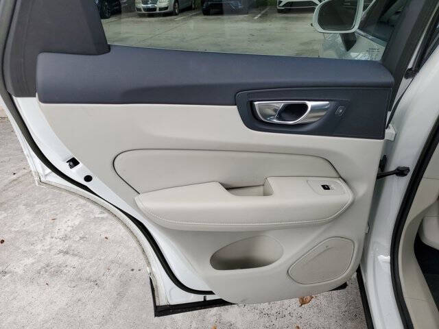 2023 Volvo XC60 B5 Plus Bright Theme