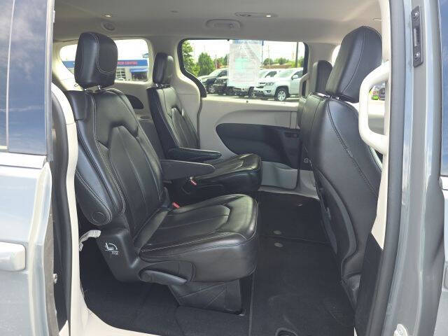 2023 Chrysler Pacifica Touring L