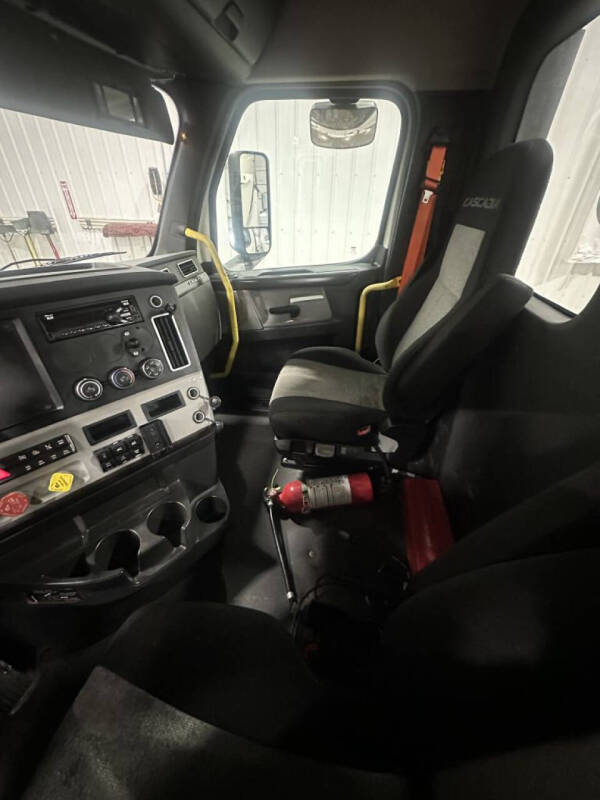 2020 Freightliner Cascadia