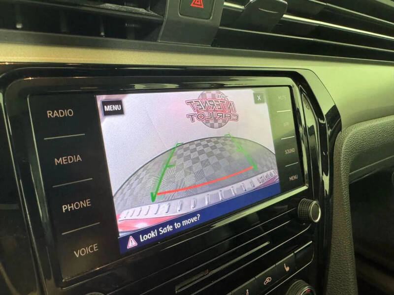 2022 Volkswagen Passat SE