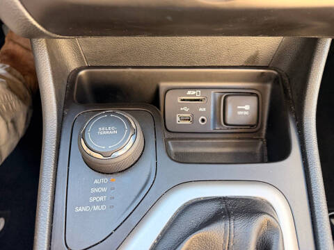 2016 Jeep Cherokee Sport