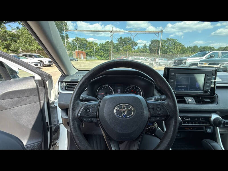 2022 Toyota RAV4 LE