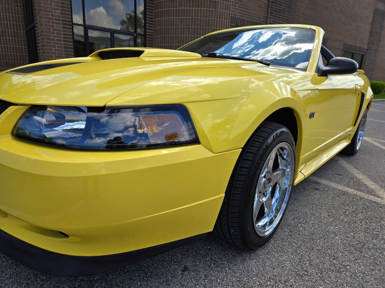 2001 Ford Mustang 21