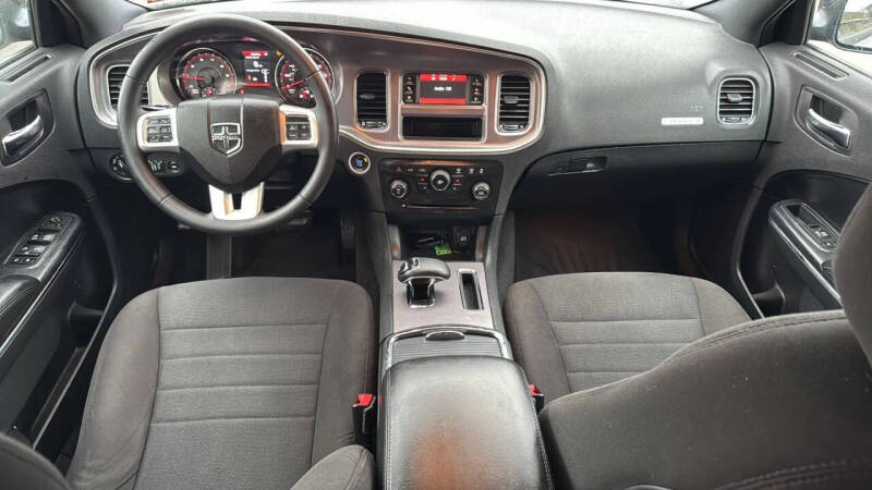 2013 Dodge Charger SE