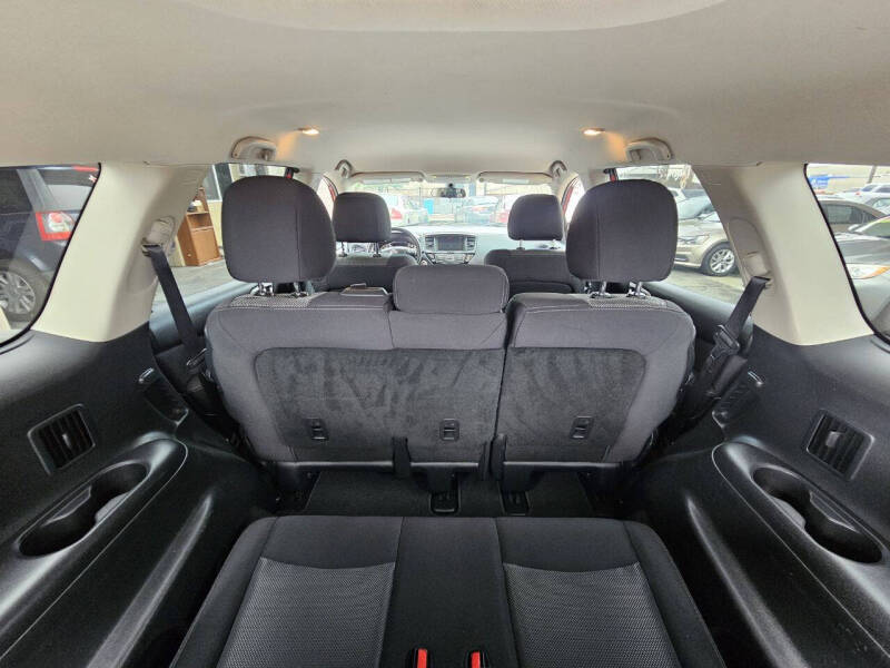 2017 Nissan Pathfinder SV