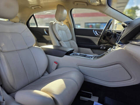 2017 Lincoln Continental Select